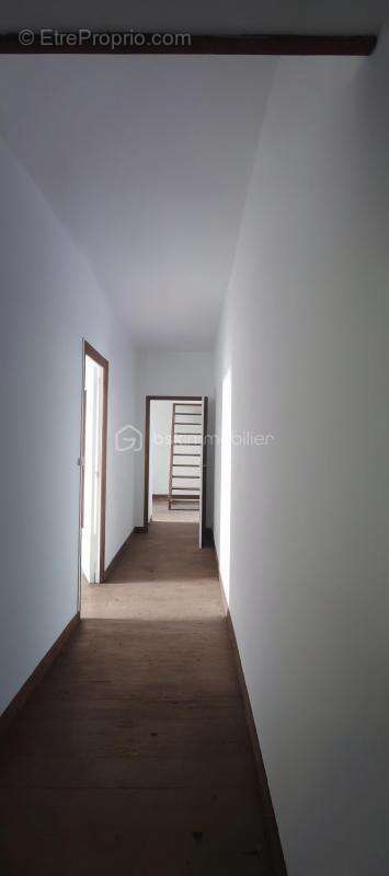 Maison à FONTENILLE-SAINT-MARTIN-D'ENTRAIGUES