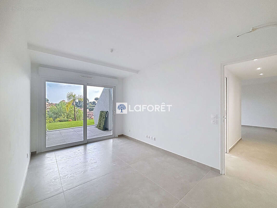 Appartement à ROQUEBRUNE-CAP-MARTIN