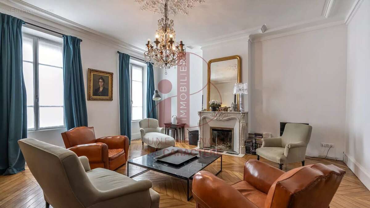 Maison à FONTAINEBLEAU