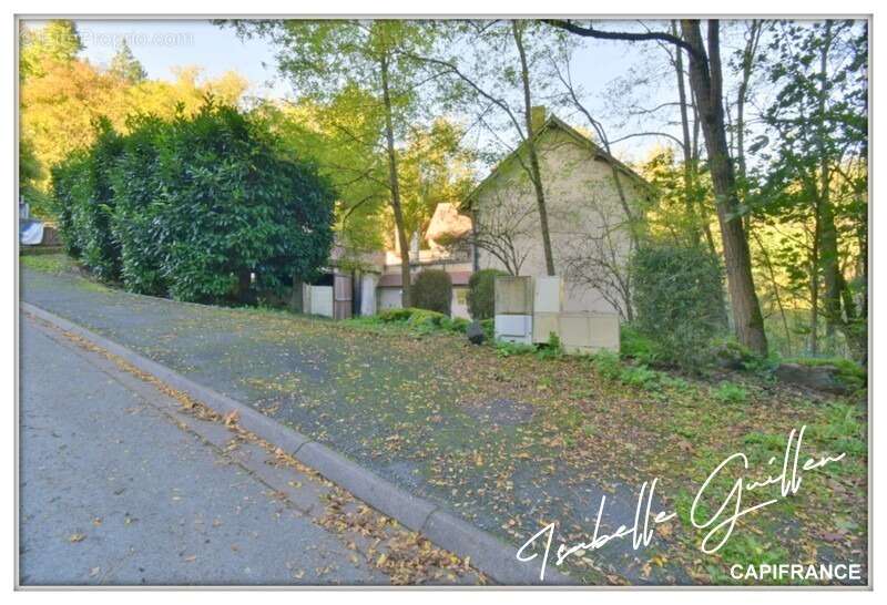 Maison à NERIS-LES-BAINS