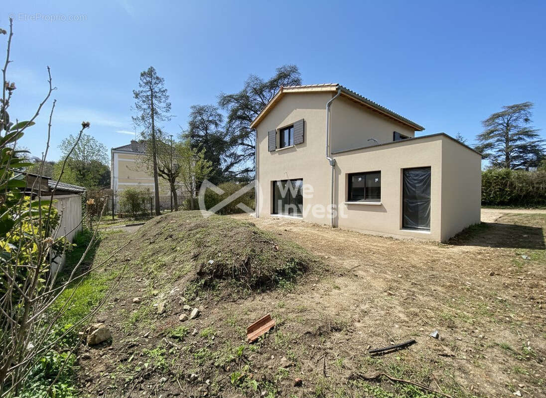 Maison à CHARBONNIERES-LES-BAINS