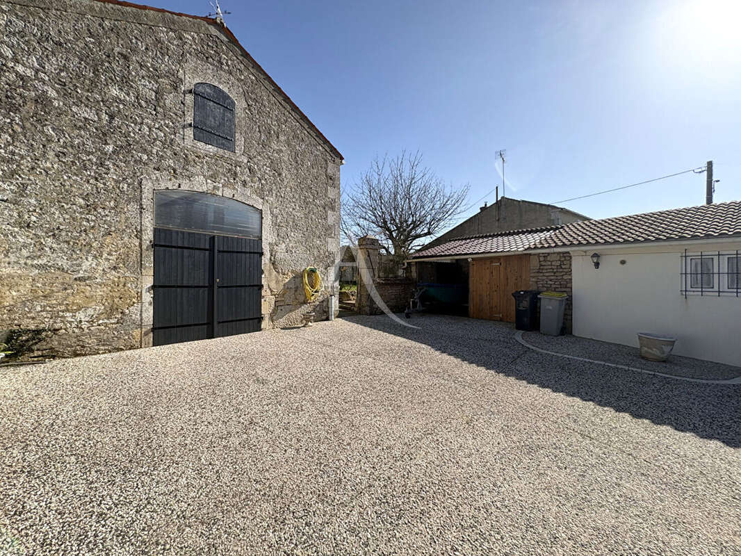 Maison à NALLIERS
