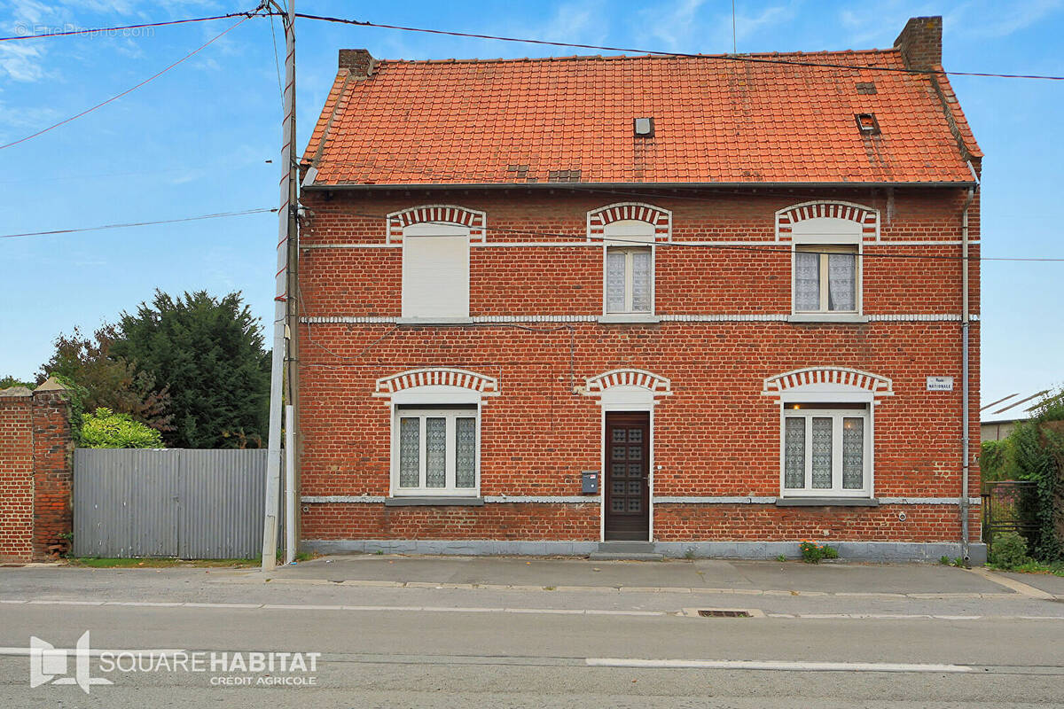 Maison à FRESNES-LES-MONTAUBAN