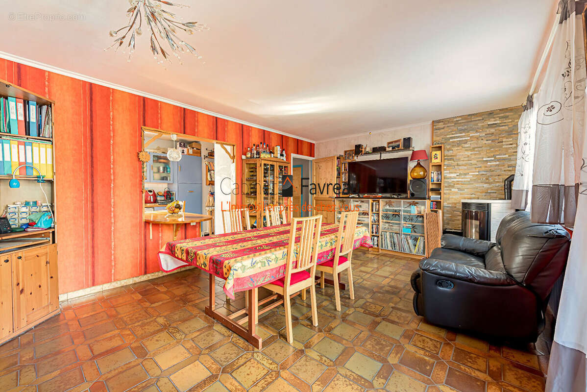 Maison à L'HAY-LES-ROSES