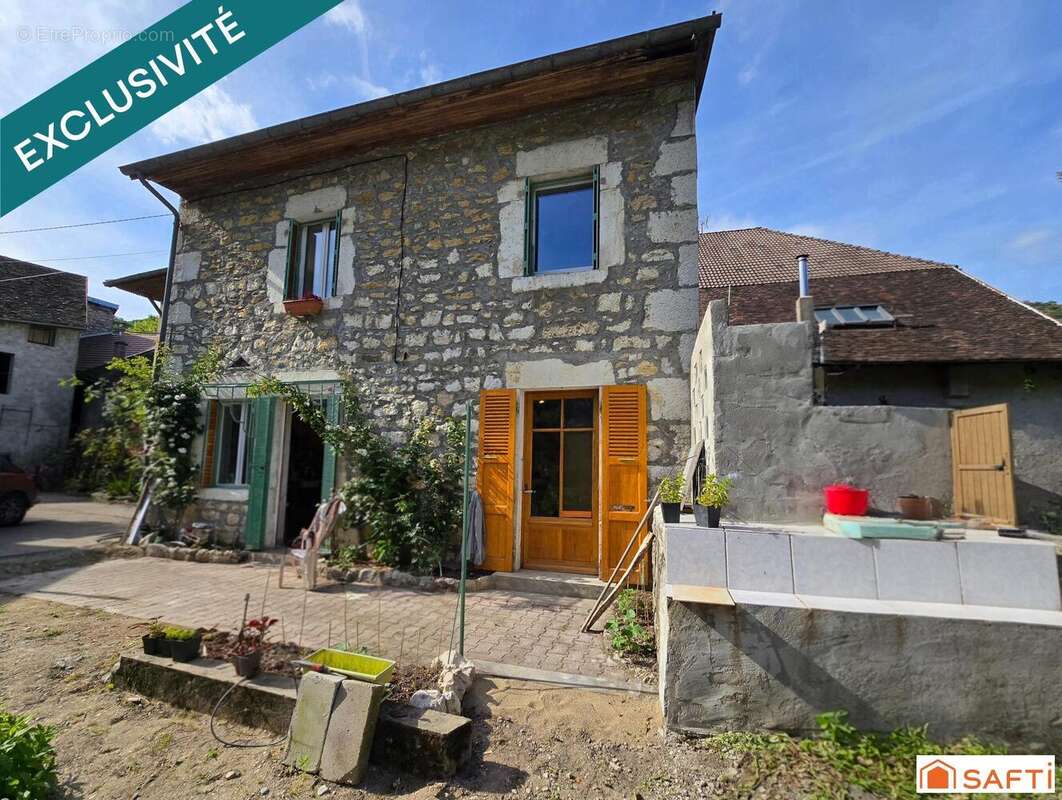 Photo 2 - Maison à VIRIEU-LE-GRAND