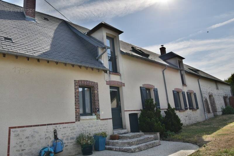 Maison longère à vendre 8 pièces DAMMARIE (28) - photo 1