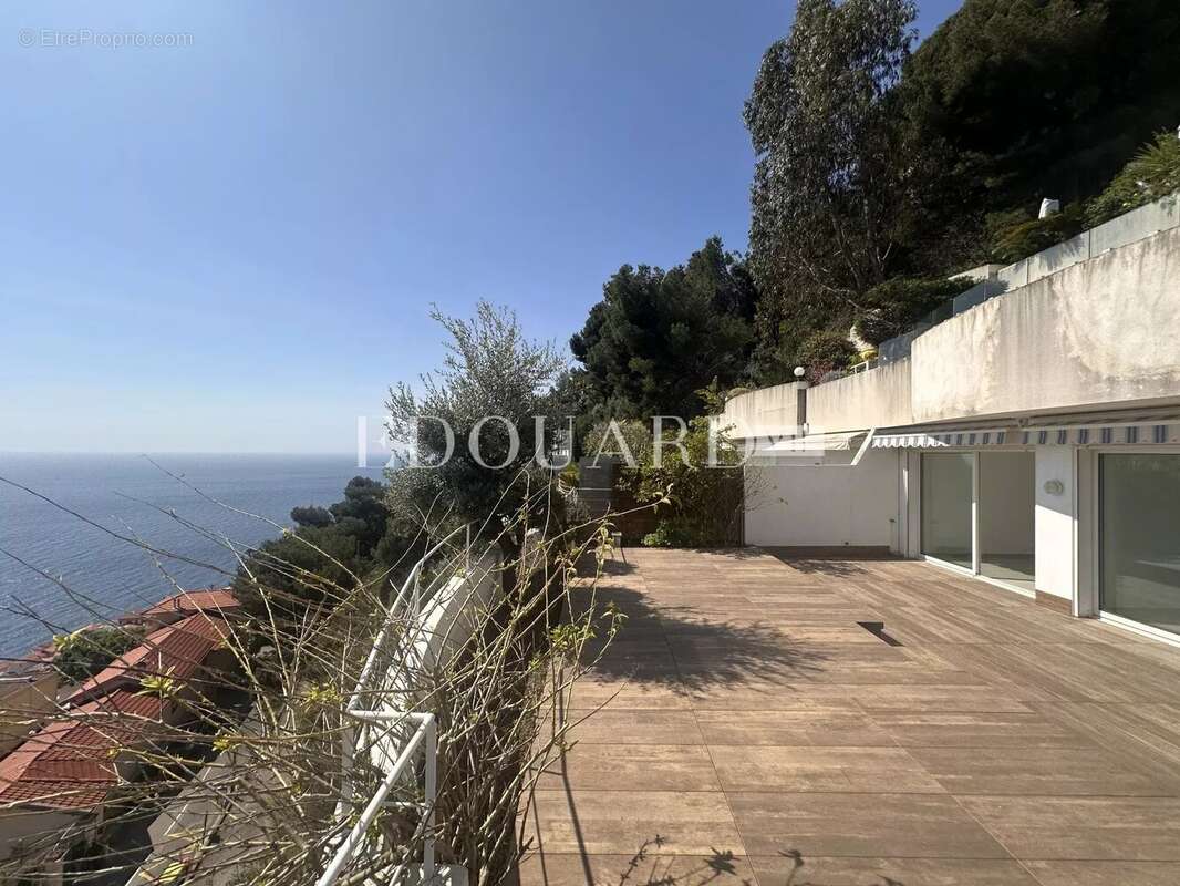 Appartement à ROQUEBRUNE-CAP-MARTIN