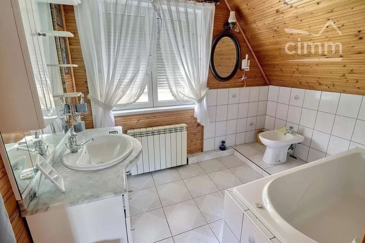 Maison individuelle de 105.01 m² à rénover en lisière de forêt à FORBACH - photo 9