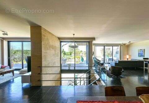Maison 339 m² à Uzes  - photo 2