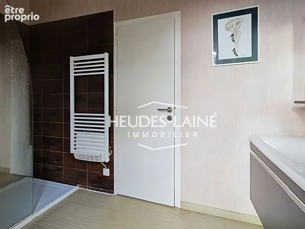 AVRANCHES - Le charme de l'ancien, l'espace en plus ! - photo 19