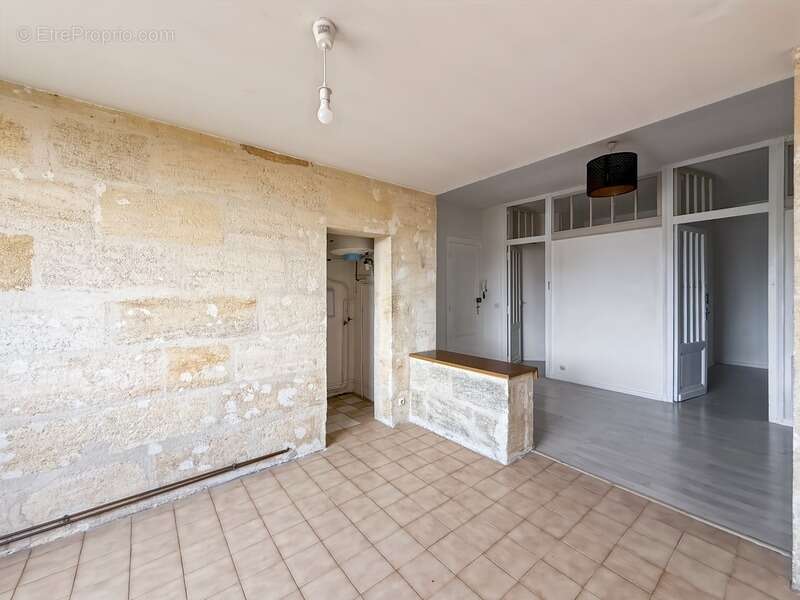 Idéal investisseur – Lumineux T1 bis de 49 m² – Bordeaux Capucins / Victoire - photo 3
