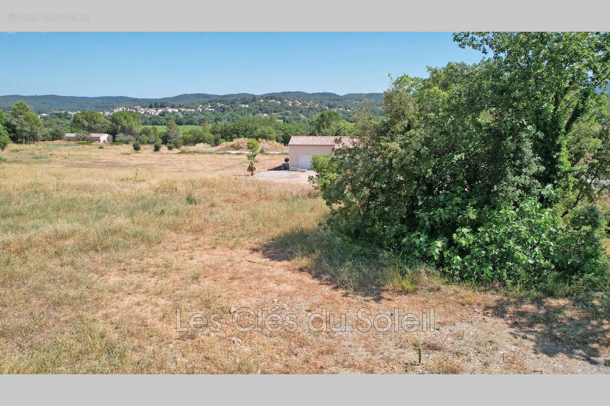 Terrain 1890 m² à Carces  - photo 5