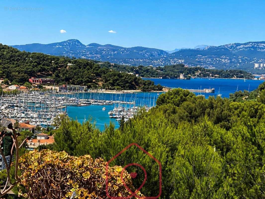 Appartement à SAINT-MANDRIER-SUR-MER