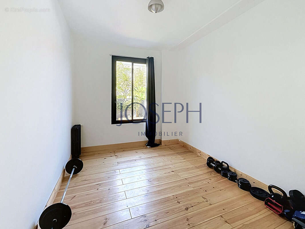 Cote pavee, maison t7 avec jardin et piscine. - photo 8