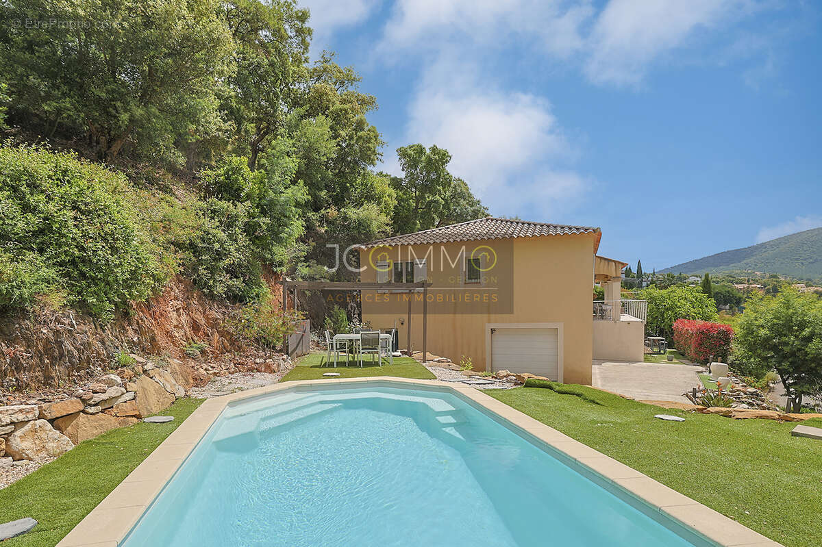 Maison à LA LONDE-LES-MAURES