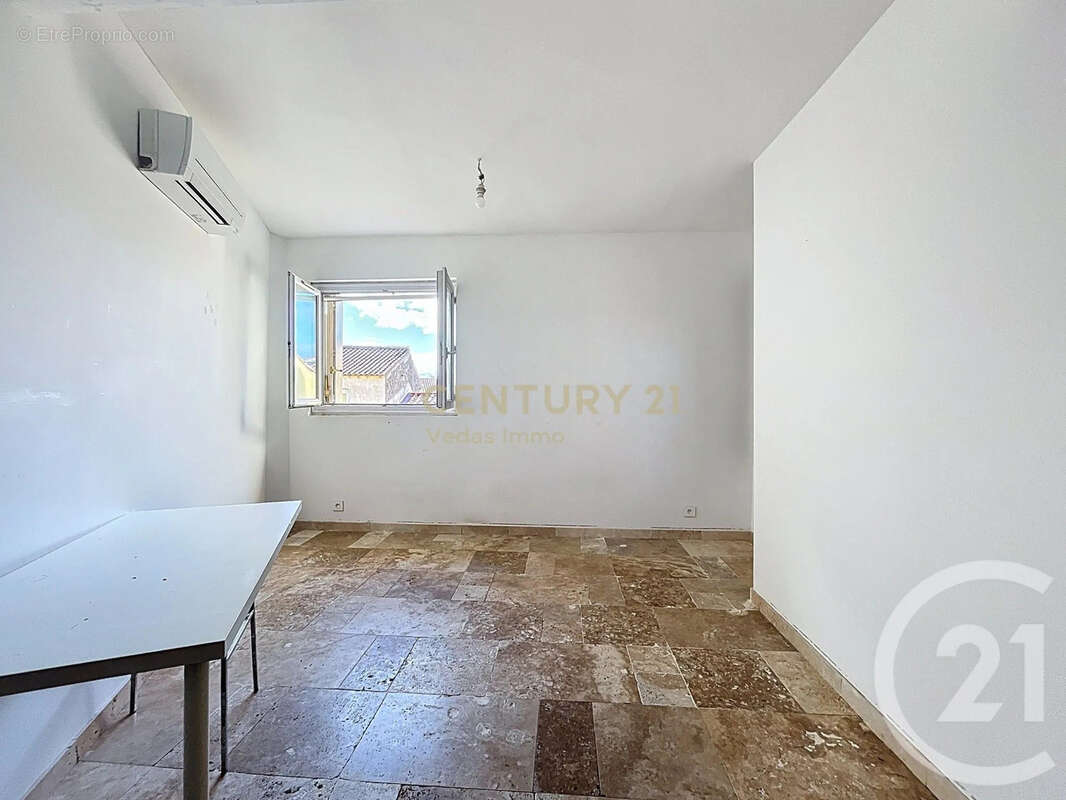 Maison à SAINT-JEAN-DE-VEDAS