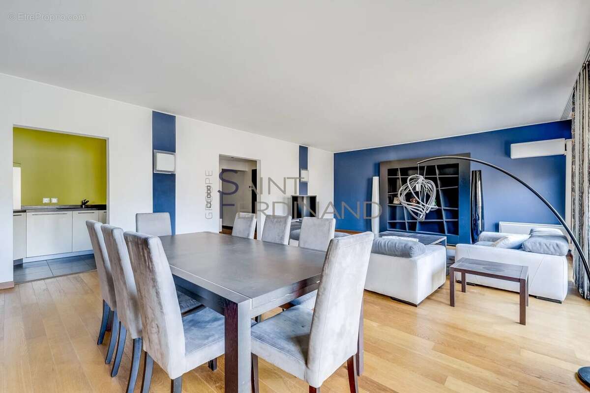 Appartement à PARIS-8E