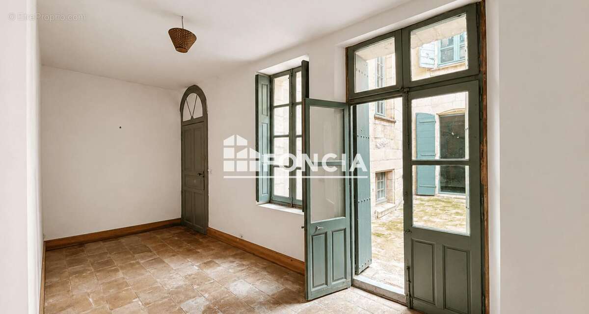 Appartement à UZES