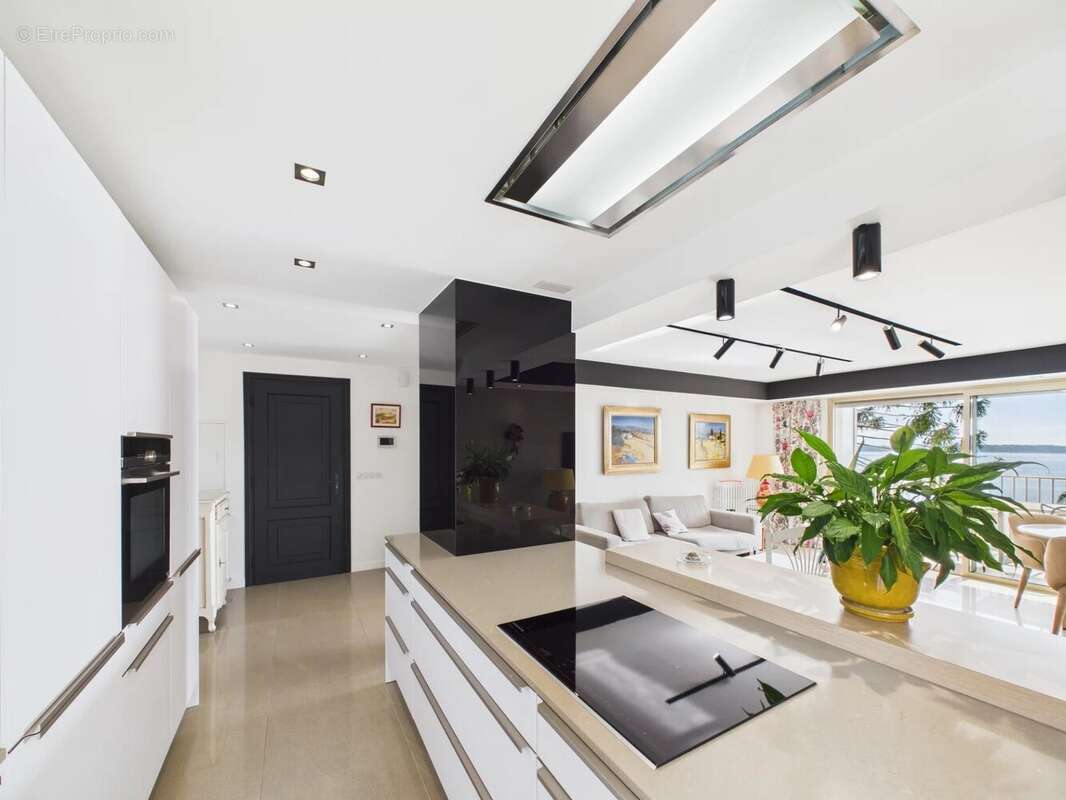 Appartement à VALLAURIS