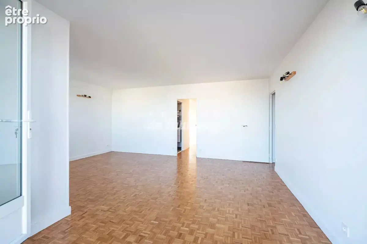 Appartement 3 pièces - 11ème étage avec asc. - vue Tour Eiffel - photo 9
