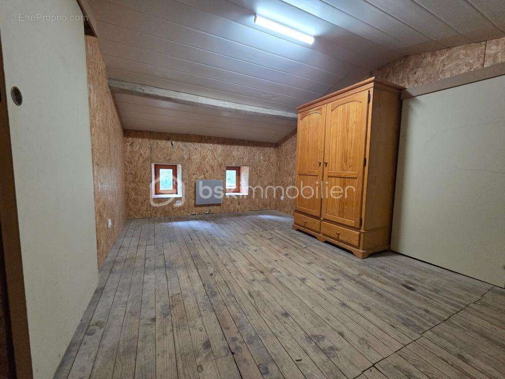 Maison à LE BUSSEAU