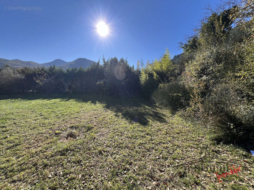 Terrain à CONDORCET