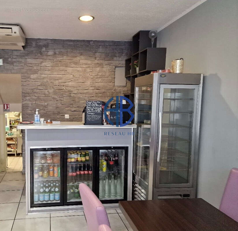 Local commercial Grenoble 76 m2 - photo 2