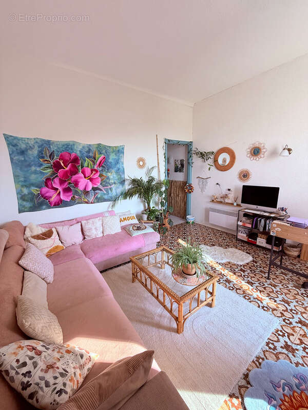 Appartement à LAURENS