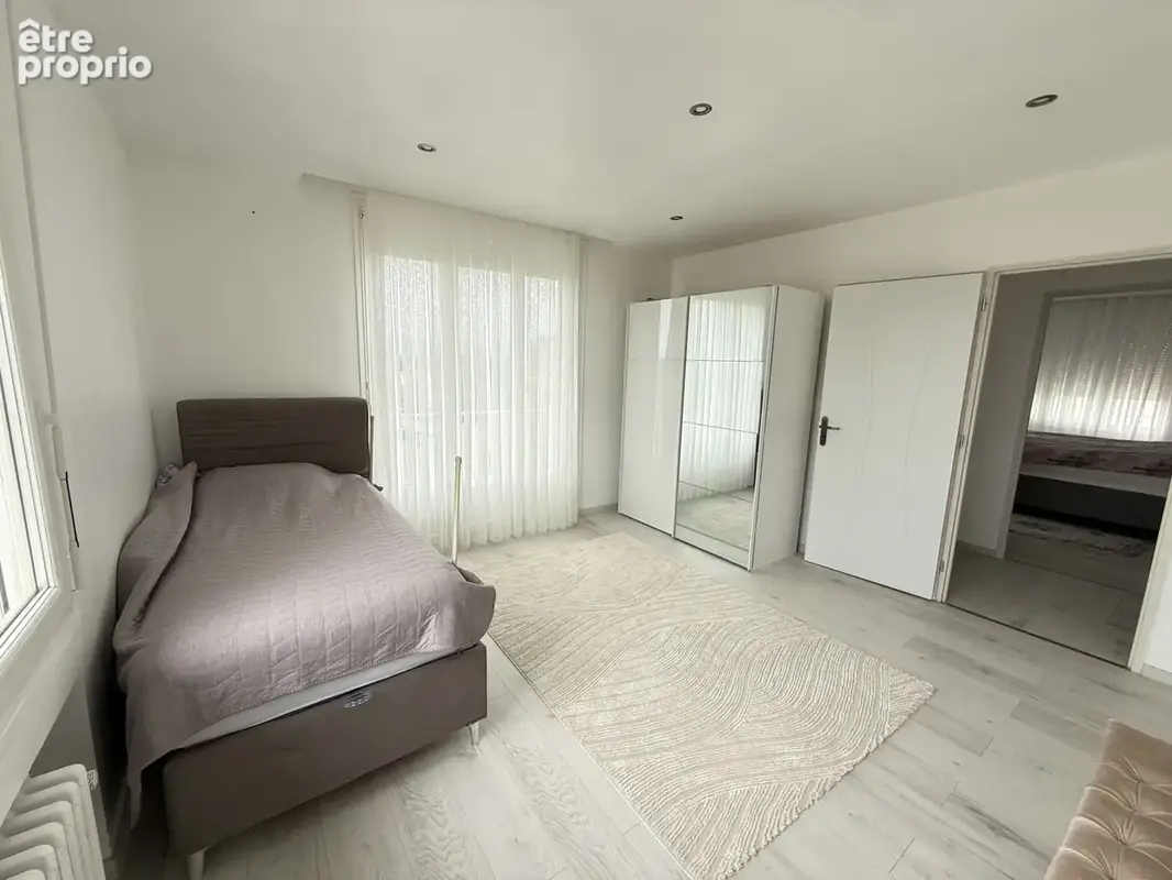 EXCLUSIVITE !! Roussillon, APPARTEMENT 110.5 m2 habitables, 4 chambres, balcon - photo 6