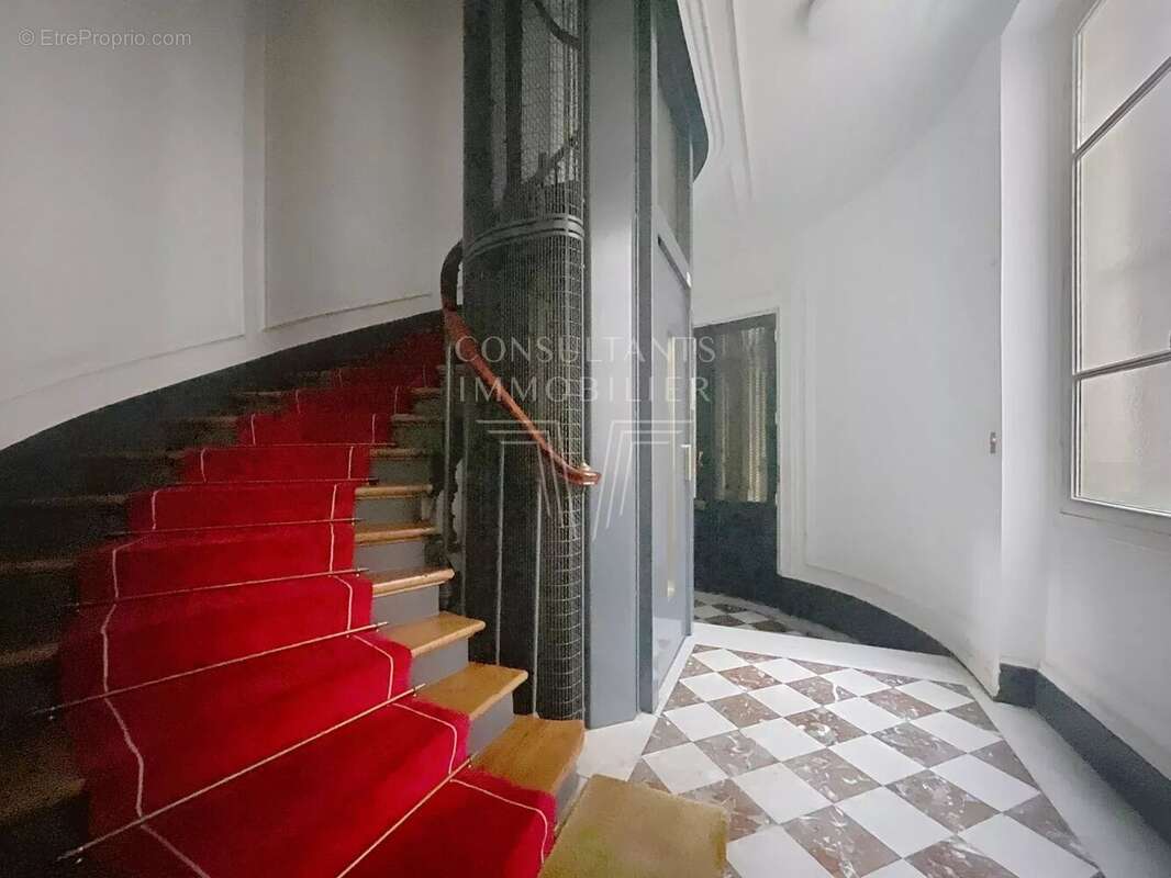 Appartement à PARIS-17E