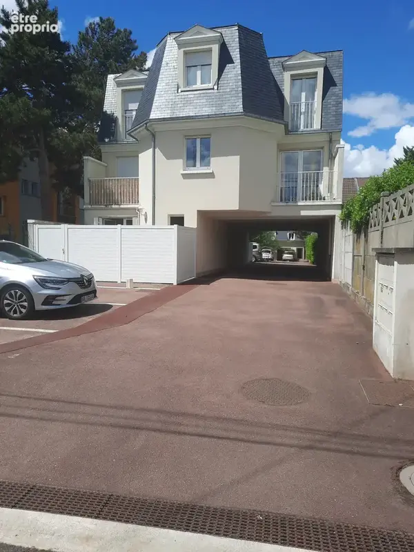Parking à SARTROUVILLE