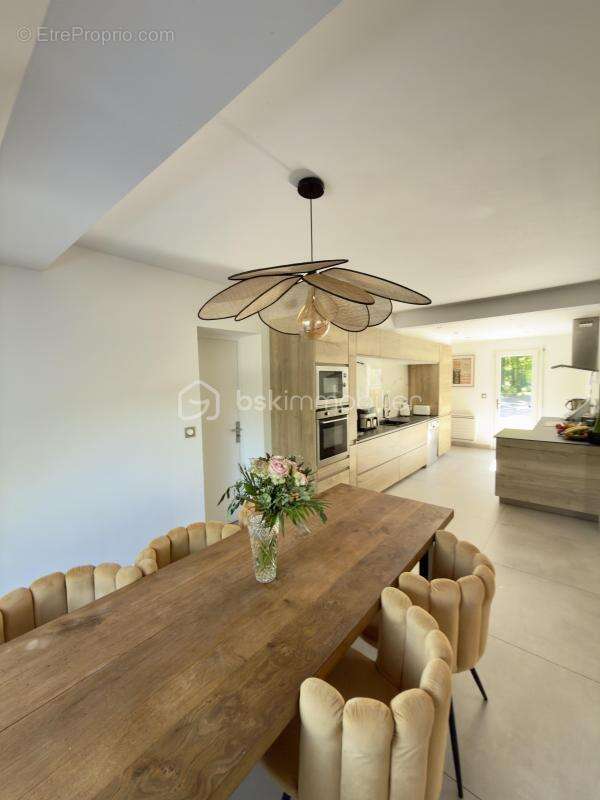 Maison à LA CHAPELLE-DES-MARAIS