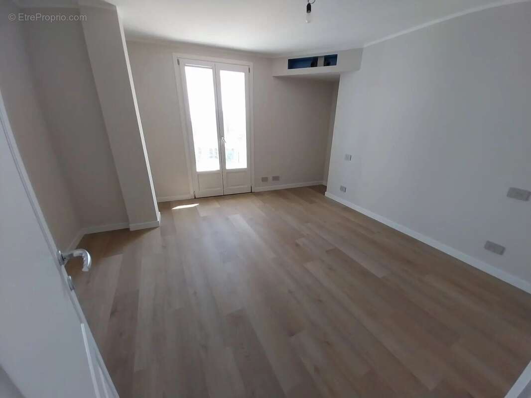Appartement à ROQUEBRUNE-CAP-MARTIN