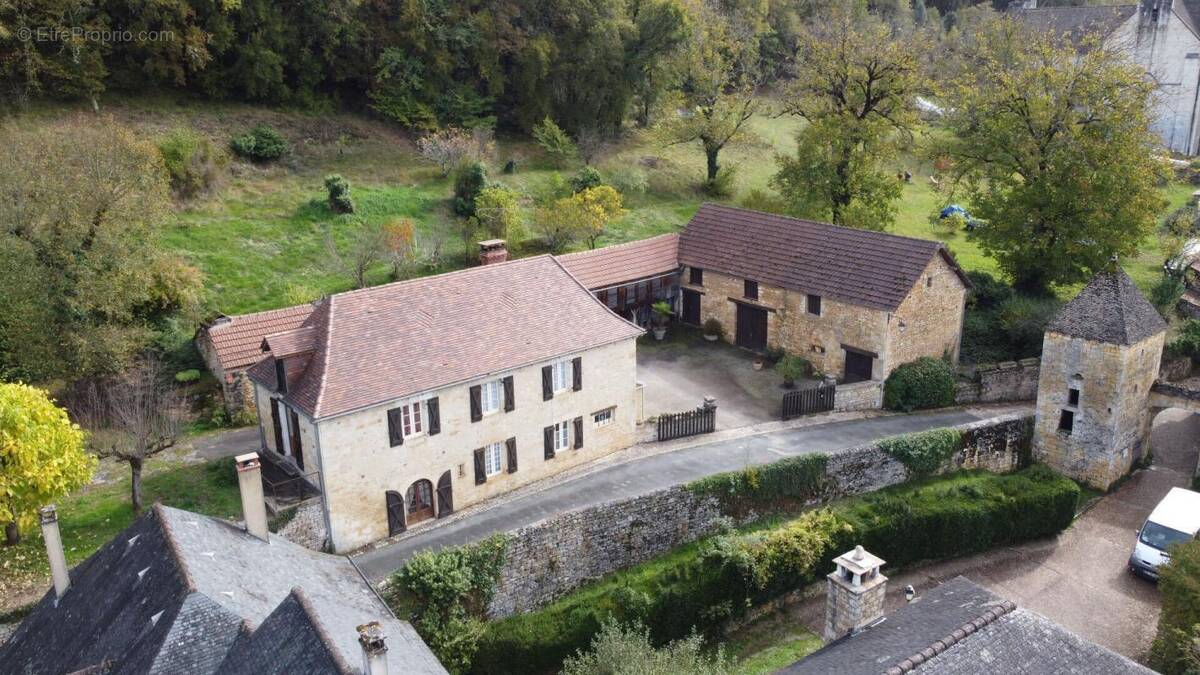 Maison à SAINT-AMAND-DE-COLY