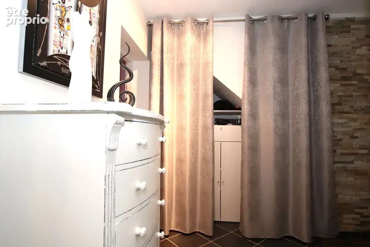 Appartement de 185 m² 3 chambres cave stationnement à vendre à RONCOURT - photo 5