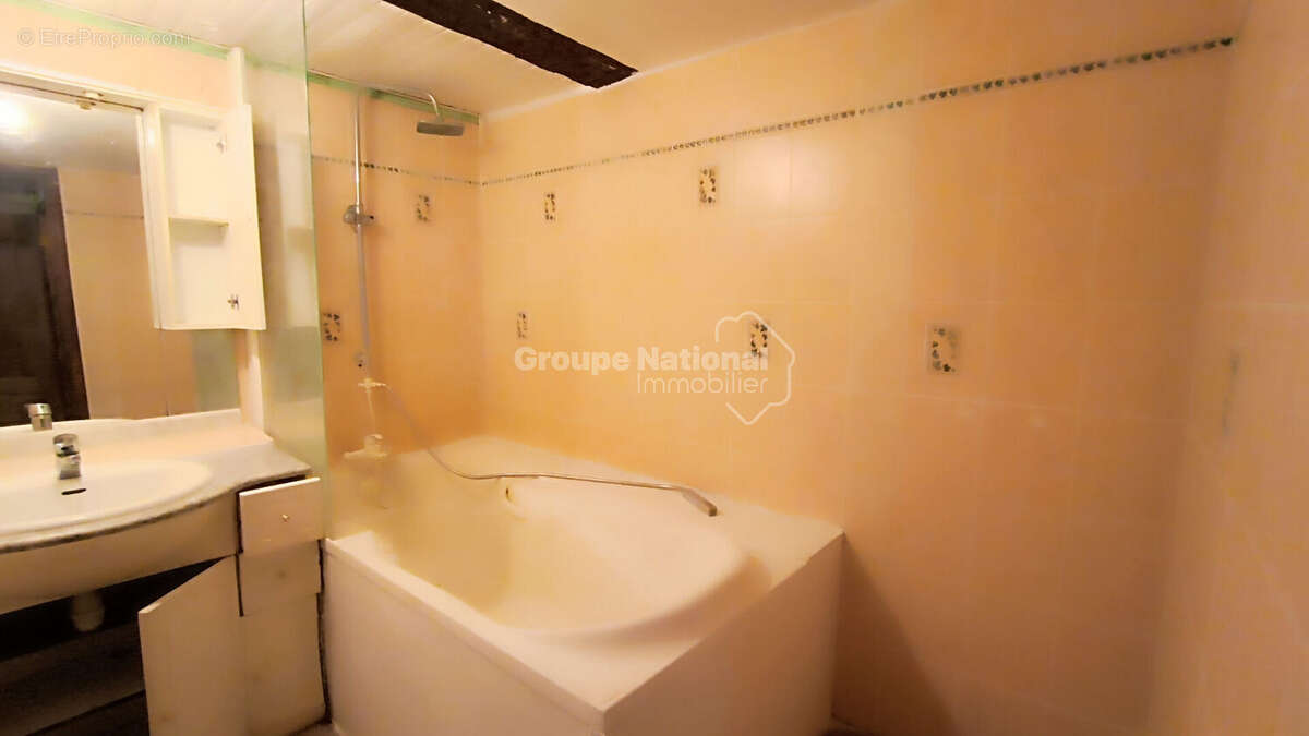 Maison à BESSE-SUR-ISSOLE