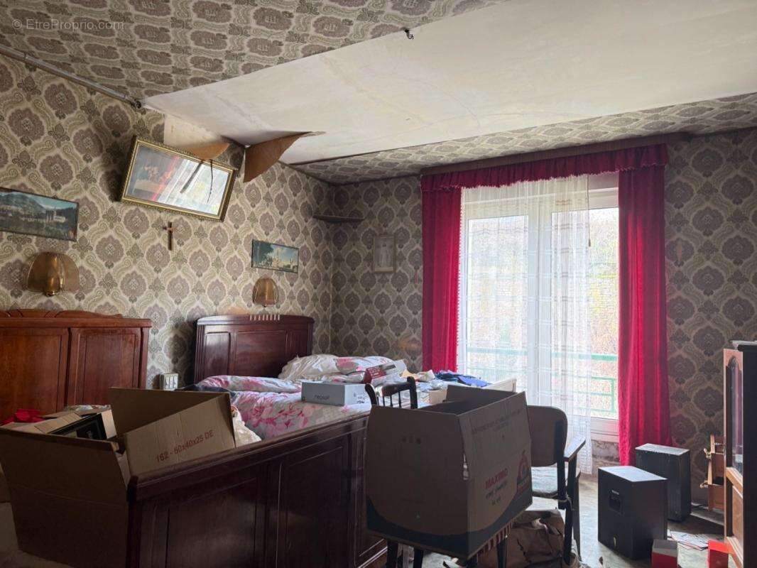 SUCCESSION VACANTE ! Maison mitoyenne 4 pièces 3 chambres 83 m2 JOEUF, offrant un fort potentiel de rénovation - photo 8