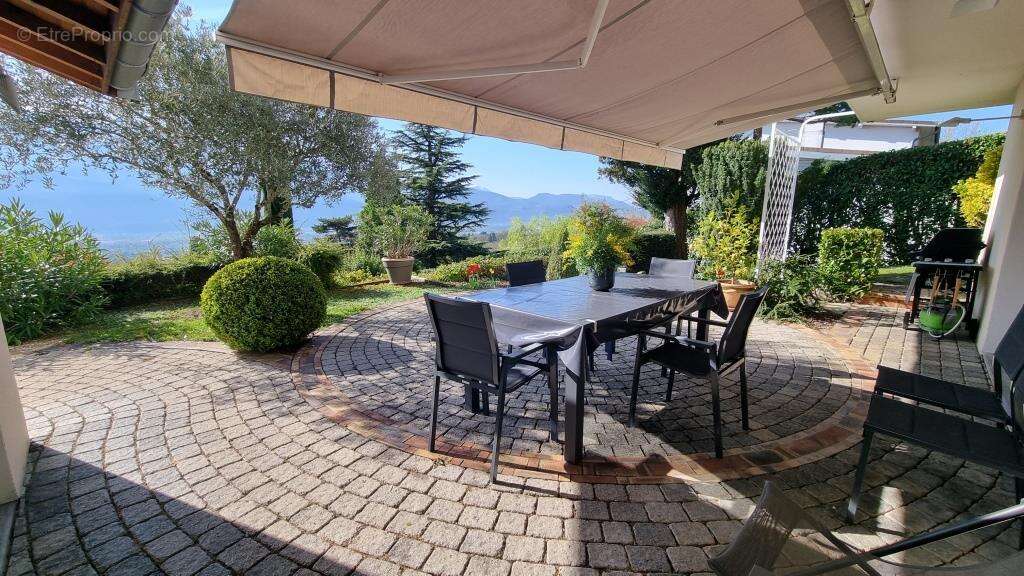 Maison à SAINT-ISMIER