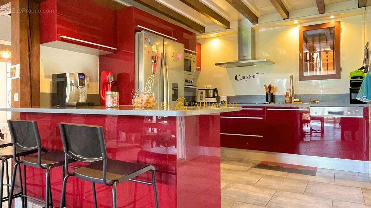 Maison à SAINT-HILAIRE-DE-LUSIGNAN