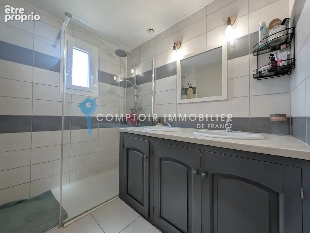 Dépt. 07 - A VENDRE à VALLON PONT D'arc - Villa de 120 m2 - Parcelle de 1600 m2 constructible. - photo 9