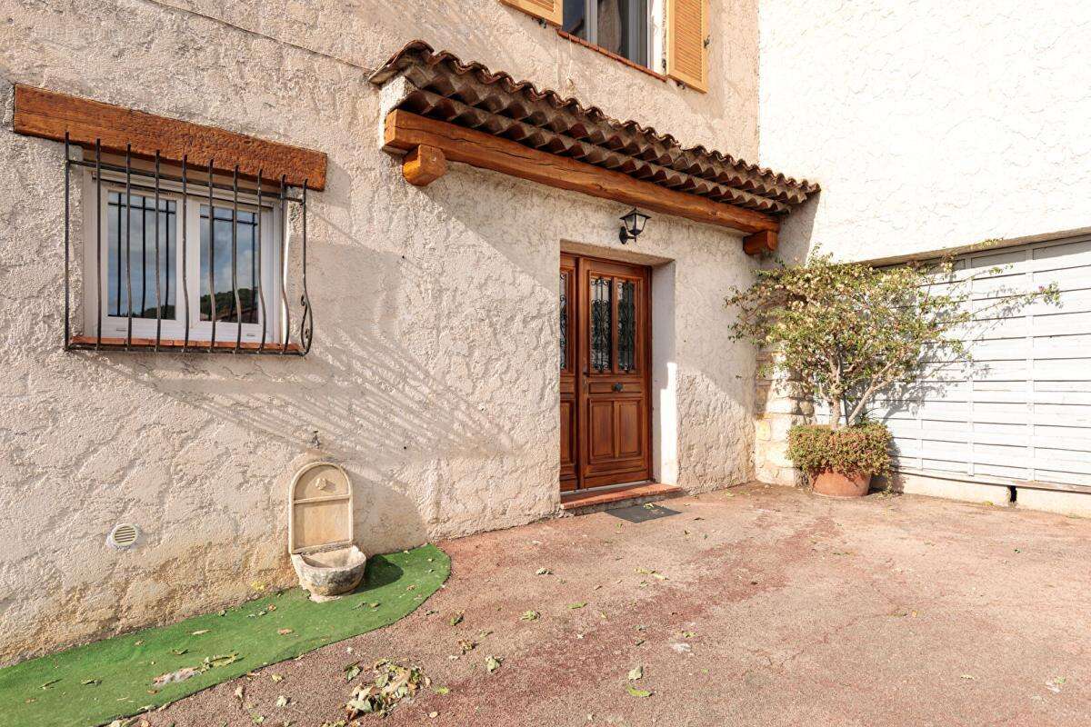 Appartement à PEYMEINADE