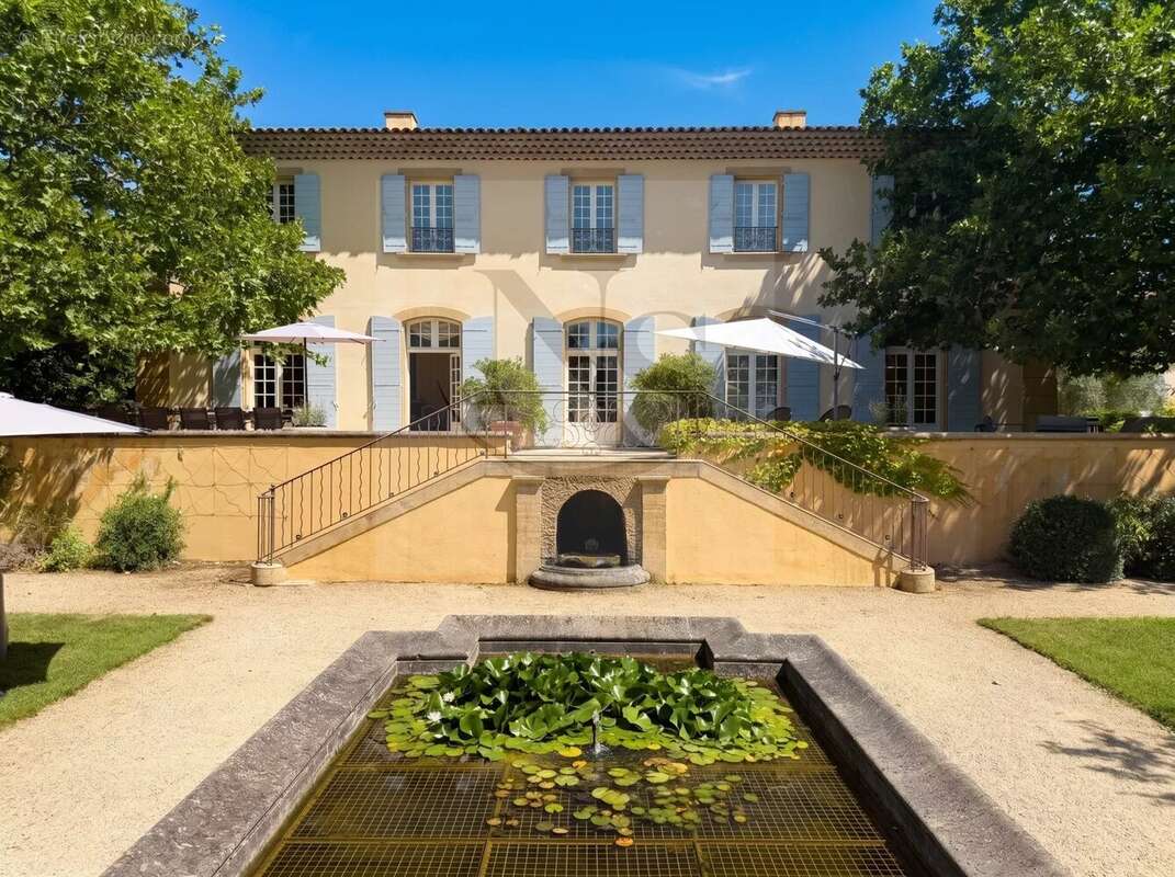 Aix-en-provence / grande bastide familiale d’exception - photo 2