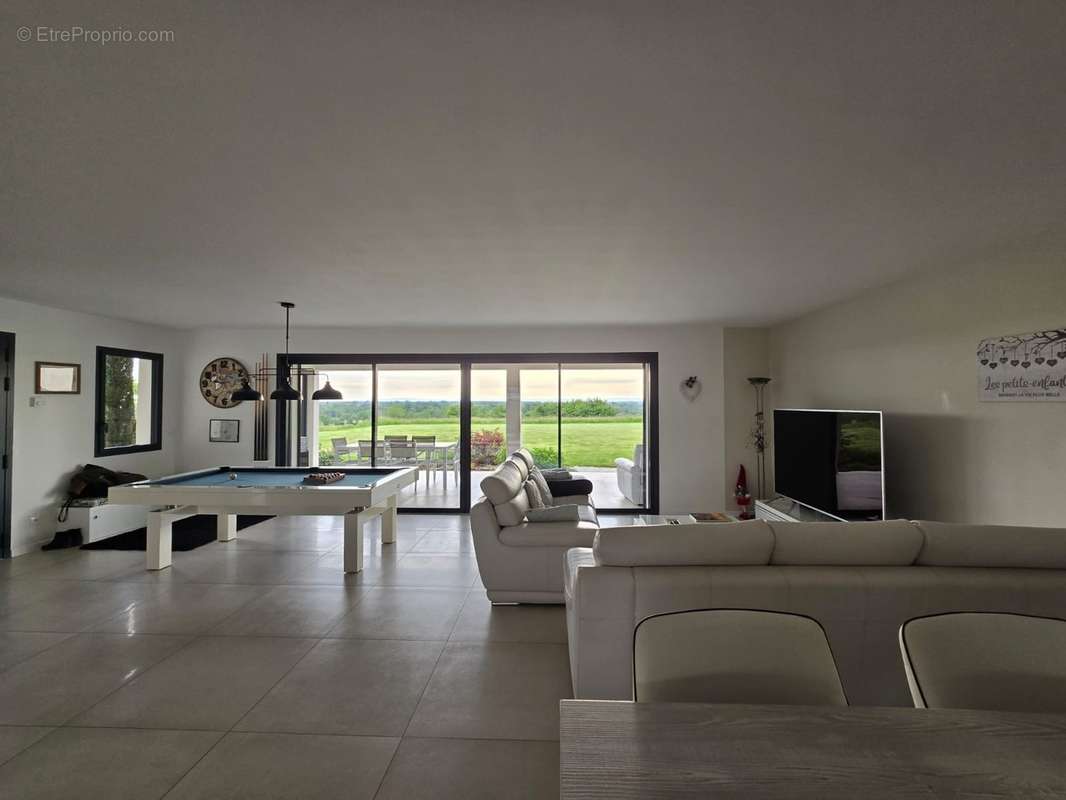 Maison à PONT-DE-VEYLE