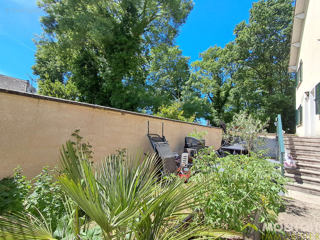 Appartement duplex f3 - 55m2 - terrasse - parkings - toutes commodites - photo 8