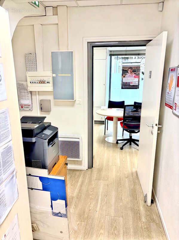 Commerce à TAULIGNAN