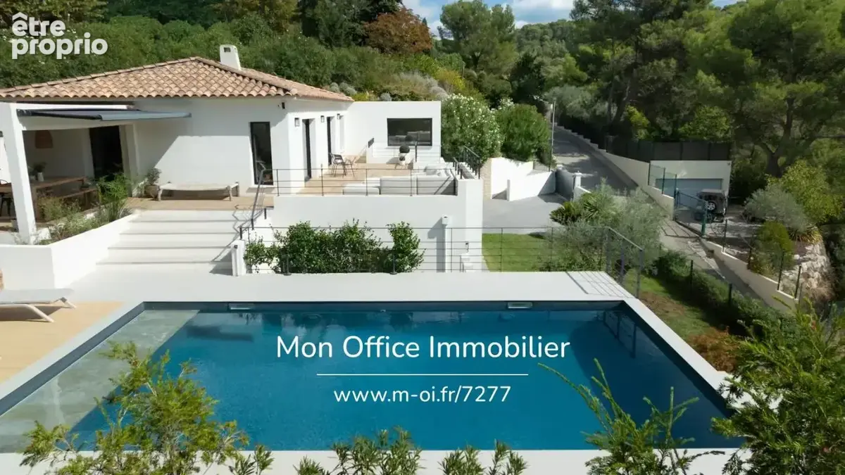 Référence : 7277-ABO - Maison contemporaine de 240 m² avec piscine et vue dégagée – Saint-Marc-Jaumegarde - photo 14
