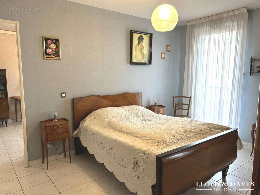 CHAMBRE 1 SUR BALCON - Appartement à MARSEILLE-5E