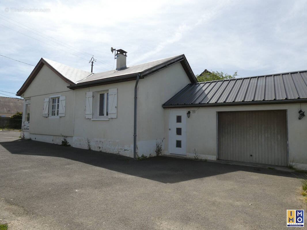 Maison à PARASSY