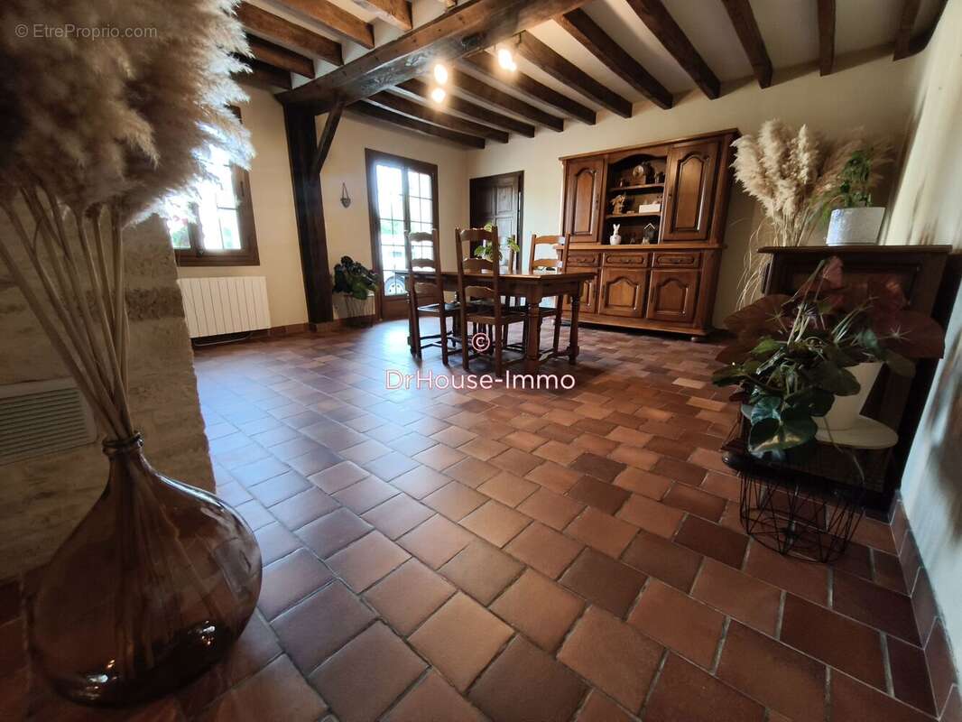 Maison à MEZERAY
