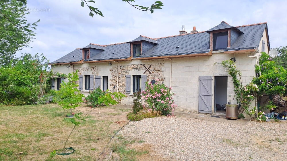 Maison à SAINT-SATURNIN-SUR-LOIRE